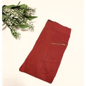 NWOT Red leggings w gold zippers
